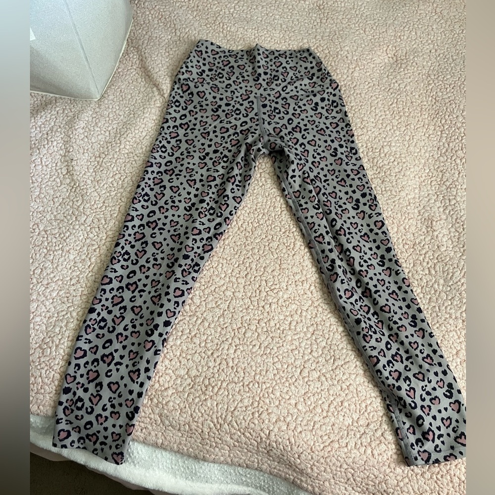 Evolution and Creation Gray and pink Leopard Print Leggings - Picture 5 of 8